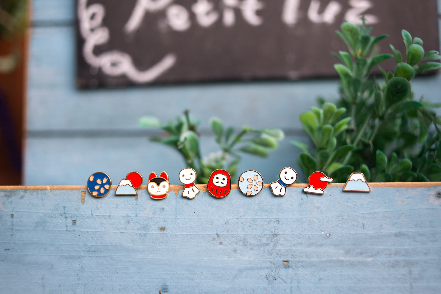 Japan Impression Mismatched Enamel Drop Earrings [One Piece]